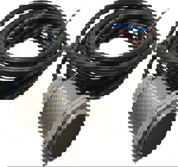 NPN, 10mm Detection, Cylinder Shielded, Inductive Proximity Sensor